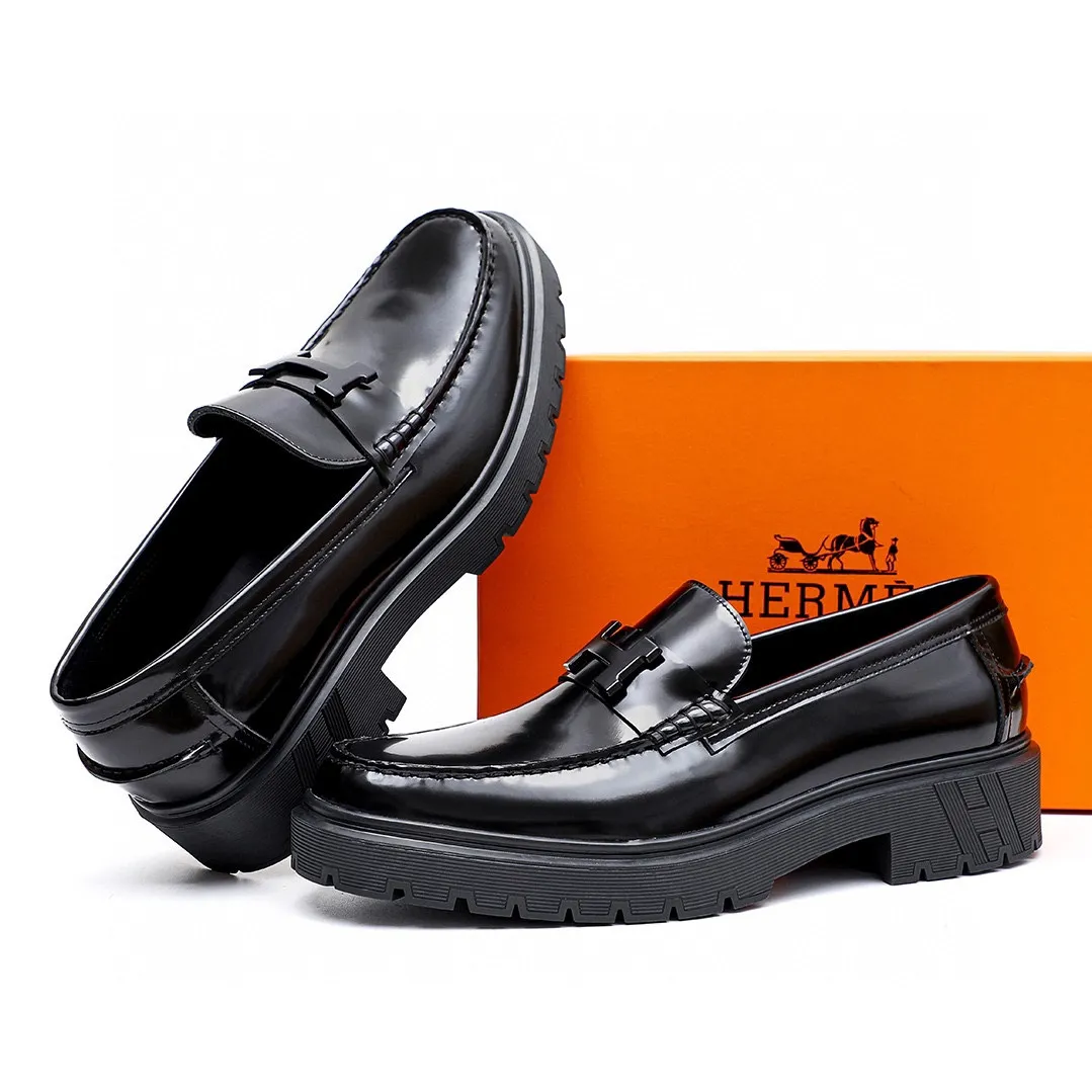 Men's shoes 💰700 💐[HERMES] popular men's shoes counter original items! The world's top brands...Luxury quality...//Fashion and high-end footwear 👍💪🏻...give you a low-key luxury comfort experience👍. The upper is made of pure Italian imported original open-edge beaded cowhide. Sweat-absorbent cowhide leather lining. Comfortable and breathable. The original rubber-plastic flower foam light outsole is high-end and classy. Luxurious and noble!! .. OEM factory shipment [Hug] stall.. Original plate. Welcome to taste..39-45 (38.45.46🉑️Customized)
